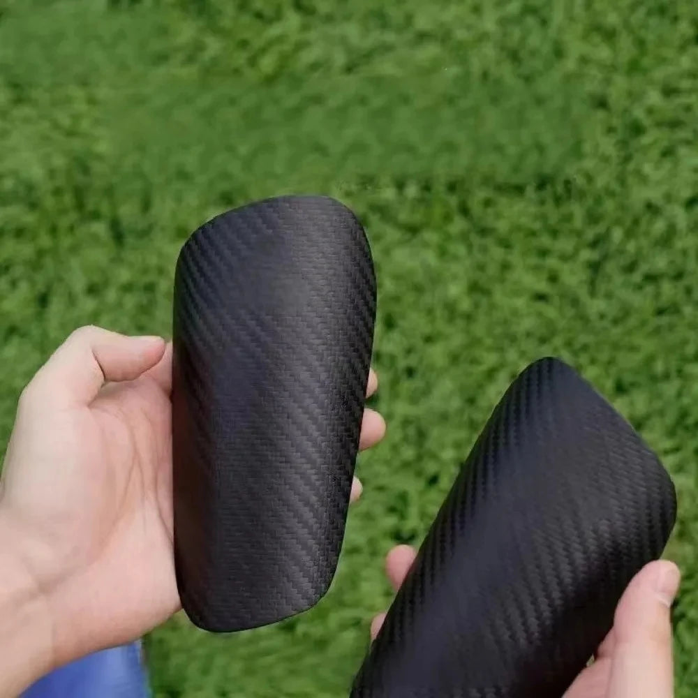 Benskydd Formbara Kolfiber – Ultralätta & Proffsiga